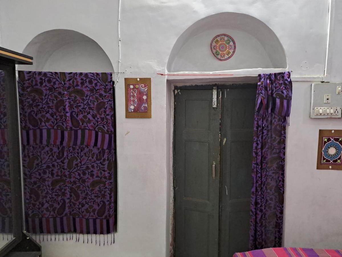 Mangla Guest House Varanasi Bilik gambar